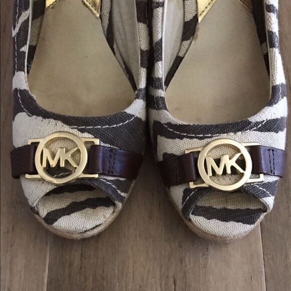 Michael Kors Safari Zebra Print Open Peep Toe Wedges Size 8.5 - Picture 8 of 8